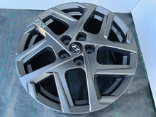 Laden Sie das Bild in den Galerie-Viewer, 1x Alufelge 17 Zoll 7.0&quot; 5x114.3 50ET BE400ADE07GR Hyundai Kona Rim Wheel