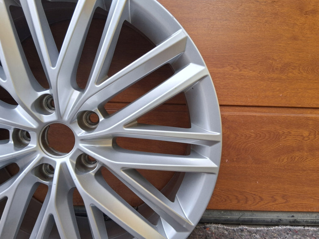 1x Alufelge 18 Zoll 7.0" 5x112 45ET Glanz Silber 575601025D Seat Ateca Rim Wheel FEL5458151878zx
