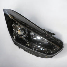 Laden Sie das Bild in den Galerie-Viewer, Frontscheinwerfer Hyundai I40 92102-3Z620 LED Rechts Scheinwerfer Headlight