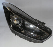 Laden Sie das Bild in den Galerie-Viewer, Frontscheinwerfer Hyundai I40 92102-3Z620 LED Rechts Scheinwerfer Headlight