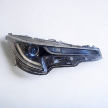 Laden Sie das Bild in den Galerie-Viewer, Frontscheinwerfer Toyota Corolla 81110-02S70 FULL LED Rechts Headlight