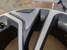 Load image into Gallery viewer, 1x Alufelge 19 Zoll 8.0&quot; 5x114.3 51ET 52910-S1330 Hyundai Santa I Fe Rim Wheel