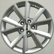 Laden Sie das Bild in den Galerie-Viewer, 1x Alufelge 16 Zoll 7.0&quot; 5x100 46ET Glanz Silber 5JA601025 Skoda Rim Wheel
