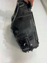 Laden Sie das Bild in den Galerie-Viewer, Frontscheinwerfer Mercedes-Benz W206 A2069062903 LE19A6438 Links Headlight SCH8257899902cs