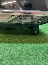 Laden Sie das Bild in den Galerie-Viewer, Frontscheinwerfer Audi Q2 81A941012 Rechts Scheinwerfer Headlight SCH7160122040qn