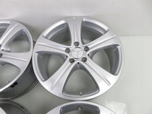 Laden Sie das Bild in den Galerie-Viewer, 4x Alufelge 18 Zoll 8.0" 5x112 43ET Glanz Silber A2134011400 Mercedes-Benz W213 FEL4147815788tv