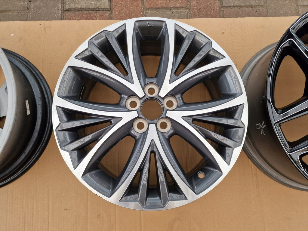 1x Alufelge 17 Zoll 6.5" 5x100 Glanz Toyota Yaris Rim Wheel FEL4816087720nk