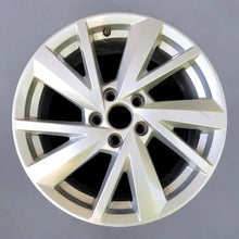 Laden Sie das Bild in den Galerie-Viewer, 1x Alufelge 17 Zoll 7.0&quot; 5x112 45ET Glanz Silber 81A601025C Audi Q2 Rim Wheel