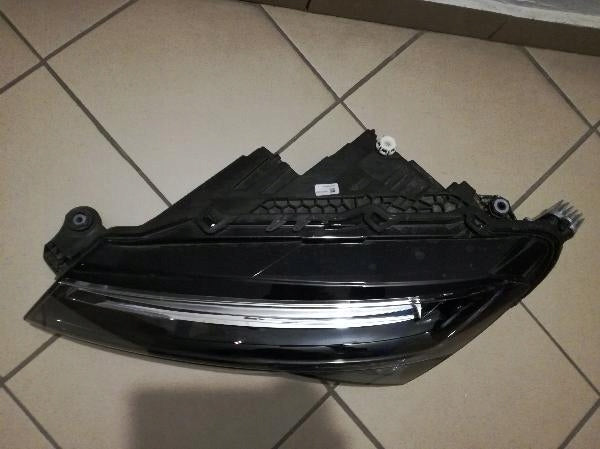 Frontscheinwerfer Skoda Superb III 3V1941015C LED Ein Stück (Rechts oder Links)