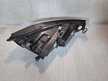 Laden Sie das Bild in den Galerie-Viewer, Frontscheinwerfer Seat Leon 5FB941035B LED Links Scheinwerfer Headlight SCH2209945898gy