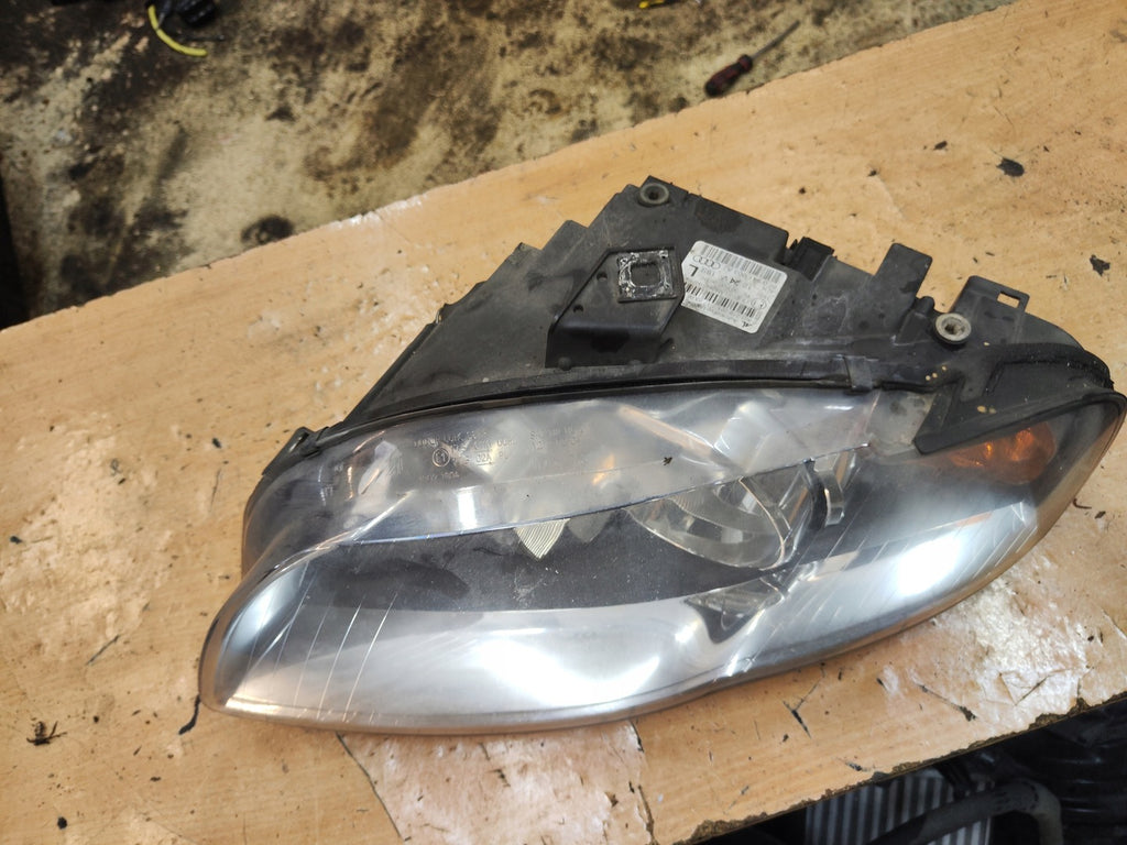 Frontscheinwerfer Audi A4 B7 8E0941003 Links Scheinwerfer Headlight