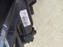 Laden Sie das Bild in den Galerie-Viewer, Frontscheinwerfer Toyota Corolla 19345F 81150-02T31-00 236544581 LED Links