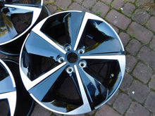 Load image into Gallery viewer, 1x Alufelge 17 Zoll 7.5" 5x108 44ET Glanz Silber 9847065380 Opel Astra L 308 I FEL4095966422no