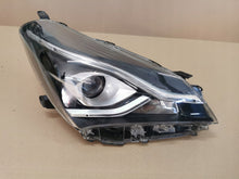 Laden Sie das Bild in den Galerie-Viewer, Frontscheinwerfer Toyota Yaris 81130-0DJ70 Rechts Scheinwerfer Headlight SCH1050317820lq