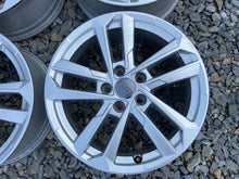 Laden Sie das Bild in den Galerie-Viewer, 4x Alufelge 17 Zoll 6.5" 5x112 43ET Glanz Silber 8Y0601025L Audi A6 A4 Rim Wheel FEL3782394845xt