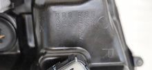 Laden Sie das Bild in den Galerie-Viewer, Frontscheinwerfer Toyota Hilux VIII LED Rechts Scheinwerfer Headlight SCH6294041365rr