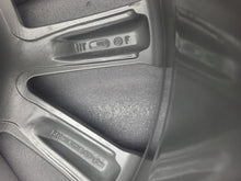 Laden Sie das Bild in den Galerie-Viewer, 1x Alufelge 17 Zoll 7.0&quot; 5x112 49ET 5E0601025BQ Skoda Superb III Octavia