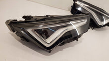 Laden Sie das Bild in den Galerie-Viewer, Frontscheinwerfer Seat Ateca 576941032B LED Ein Satz Scheinwerfer Headlight
