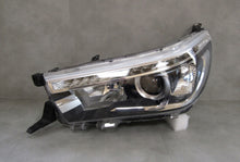 Laden Sie das Bild in den Galerie-Viewer, Frontscheinwerfer Toyota Hilux VIII LED Links Scheinwerfer Headlight SCH8757621636ls