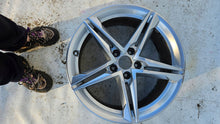 Load image into Gallery viewer, 2x Alufelge 18 Zoll 8.0&quot; 5x112 40ET Glanz Silber 8W0601025 Audi A5 A4 Rim Wheel