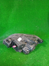 Laden Sie das Bild in den Galerie-Viewer, Frontscheinwerfer Mercedes-Benz W246 A2468207261 Bi-Xenon Rechts Headlight SCH9019130853qa