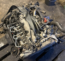Load image into Gallery viewer, Motor Audi VW A5 A4 I CAG 2.0 TDI 228TKm Diesel Engine Komplett MOT1026903044ar