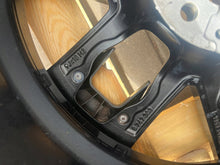 Laden Sie das Bild in den Galerie-Viewer, 1x Alufelge 18 Zoll 5x112 8747303 BMW I4 Rim Wheel FEL7341836799kq