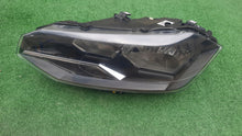 Laden Sie das Bild in den Galerie-Viewer, Frontscheinwerfer VW Polo 2G1941005 Links Scheinwerfer Headlight