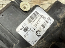 Laden Sie das Bild in den Galerie-Viewer, Frontscheinwerfer BMW 1 F21 F20 604381674 7229680 Xenon Rechts Headlight SCH6897993490vu