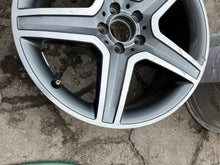 Laden Sie das Bild in den Galerie-Viewer, 1x Alufelge 19 Zoll 8.0" 5x112 A1564010600 Mercedes-Benz Gla Rim Wheel FEL9606835202ya