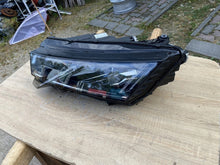 Laden Sie das Bild in den Galerie-Viewer, Frontscheinwerfer Skoda Octavia IV 5E4941015A Full LED Rechts oder Links SCH8396333424ok