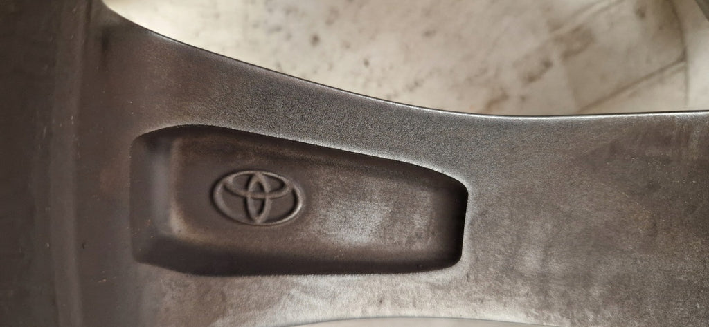 1x Alufelge 18 Zoll 7.5" 5x114.3 45ET Glanz 75RAV4 Toyota Rim Wheel