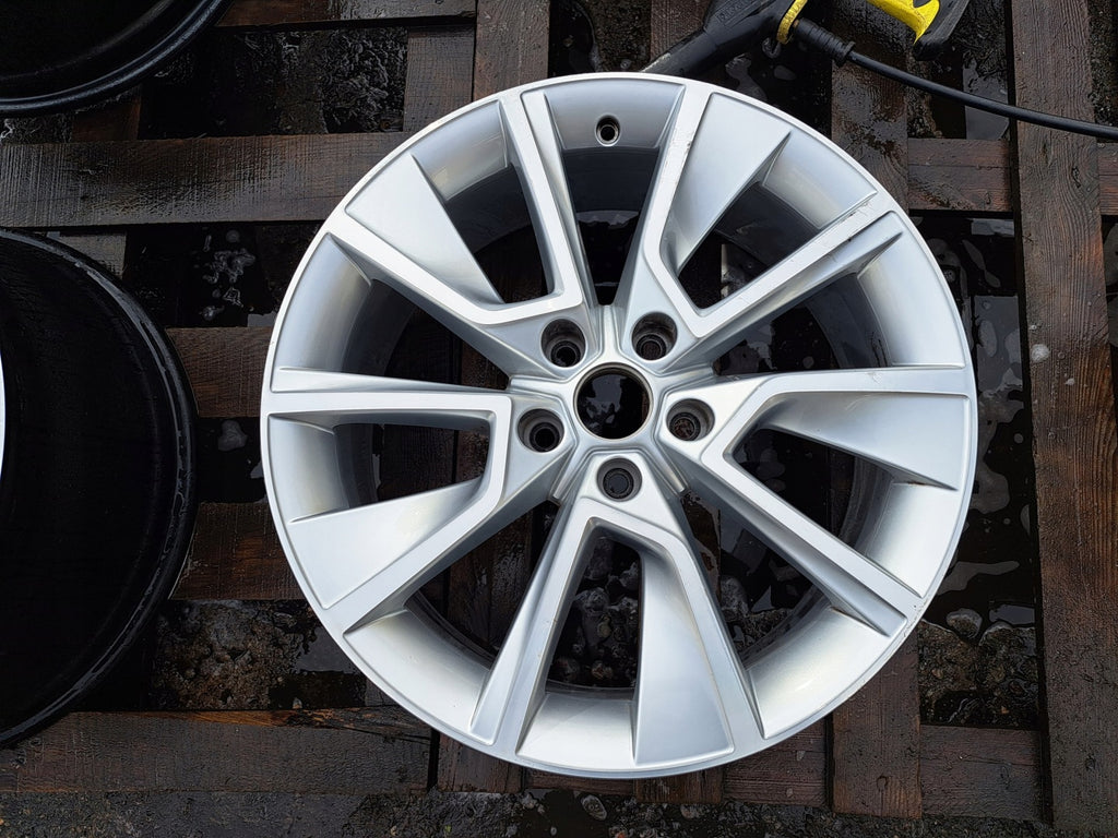 1x Alufelge 18 Zoll 7.0" 5x112 45ET 57A601025 Skoda Karoq Rim Wheel FEL3760772740gr
