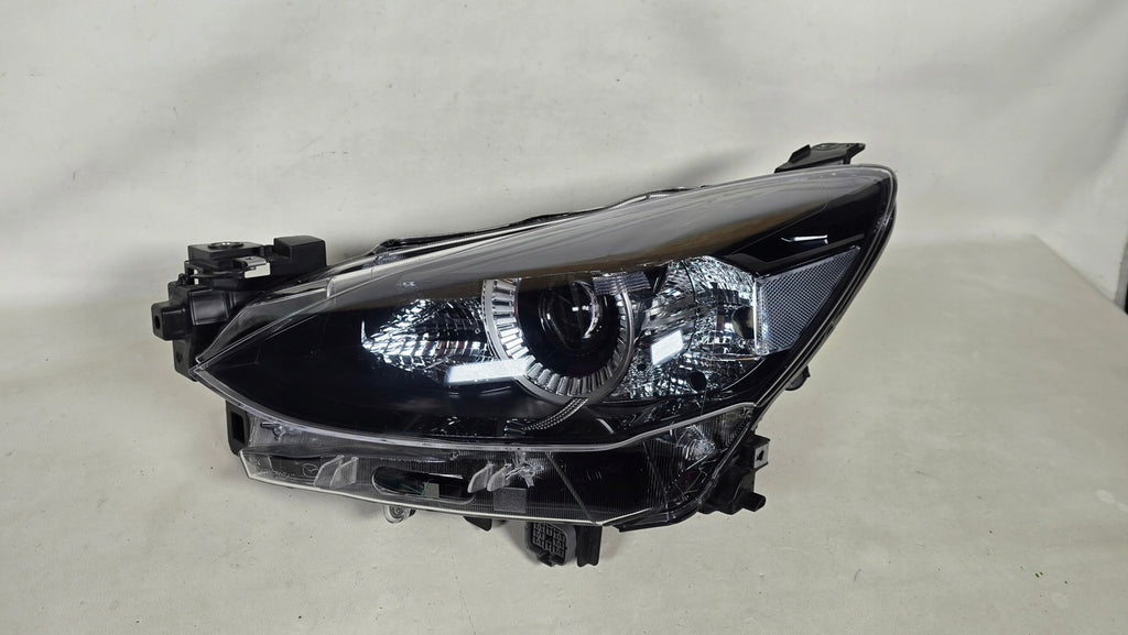 Frontscheinwerfer Mazda II D43N-51040 Full LED Ein Stück (Rechts oder Links)