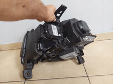 Laden Sie das Bild in den Galerie-Viewer, Frontscheinwerfer Jeep Grand Cherokee T77598B Xenon Rechts Headlight SCH6553905242la