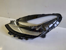 Laden Sie das Bild in den Galerie-Viewer, Frontscheinwerfer Tesla Model 3 1077375-00-C LED Links Scheinwerfer Headlight