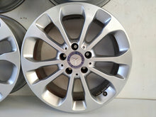 Laden Sie das Bild in den Galerie-Viewer, 4x Alufelge 17 Zoll 6.5" 5x112 38ET Glanz Silber A1564011700 Mercedes-Benz X156 FEL5249248083up