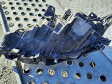 Laden Sie das Bild in den Galerie-Viewer, Frontscheinwerfer Renault Laguna III 260100040R Xenon Rechts Headlight SCH9253475997mr
