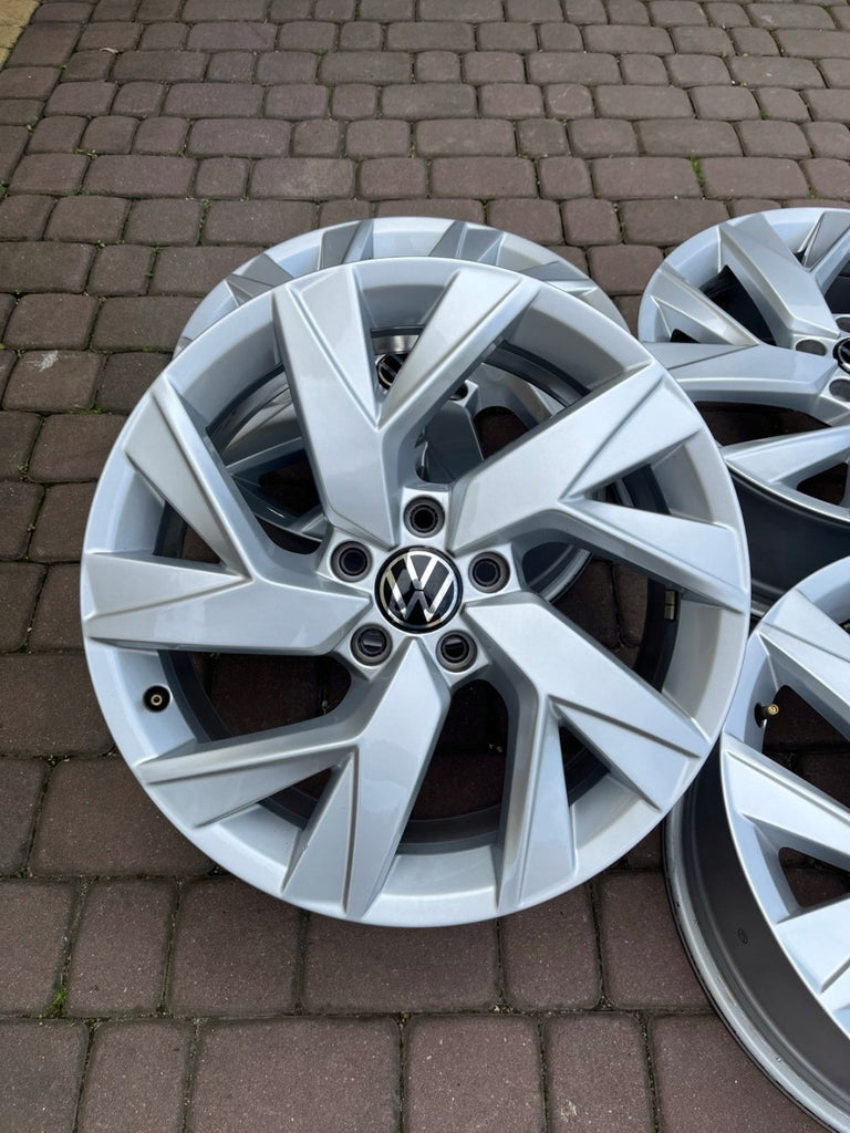 4x Alufelge 18 Zoll 7.0" 5x114.3 43ET Glanz 5NA601025AD VW Passat Tiguan Arteon FEL8738983055ku