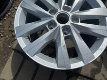 Load image into Gallery viewer, 1x Alufelge 16 Zoll 6.5&quot; 5x120 51ET Glanz Silber 7E0601025N Vw Rim Wheel