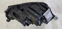 Laden Sie das Bild in den Galerie-Viewer, Frontscheinwerfer Skoda Octavia IV 5E4941015A LED Links Scheinwerfer Headlight SCH8203046262ws