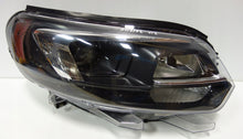 Laden Sie das Bild in den Galerie-Viewer, Frontscheinwerfer Opel Vivaro Zafira Life 9832836480 9832837680 Xenon Ein Satz