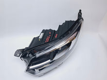 Laden Sie das Bild in den Galerie-Viewer, Frontscheinwerfer Opel Zafira A Vivaro C 9832837680 Xenon Links Headlight