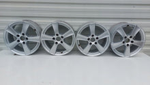 Laden Sie das Bild in den Galerie-Viewer, 4x Alufelge 16 Zoll 7.0" 5x112 35ET Glanz Silber Rim Wheel FEL9969647660hc