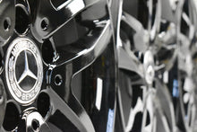 Laden Sie das Bild in den Galerie-Viewer, 4x Alufelge 18 Zoll 7.0&quot; 5x112 46ET Glanz Schwarz A1564010100 Mercedes-Benz X156