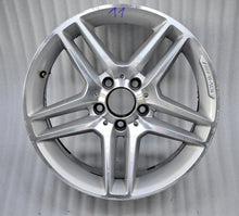 Laden Sie das Bild in den Galerie-Viewer, 1x Alufelge 17 Zoll 8.5" 5x112 58ET Glanz Silber A2044019702 Mercedes-Benz W204 FEL6465603771if
