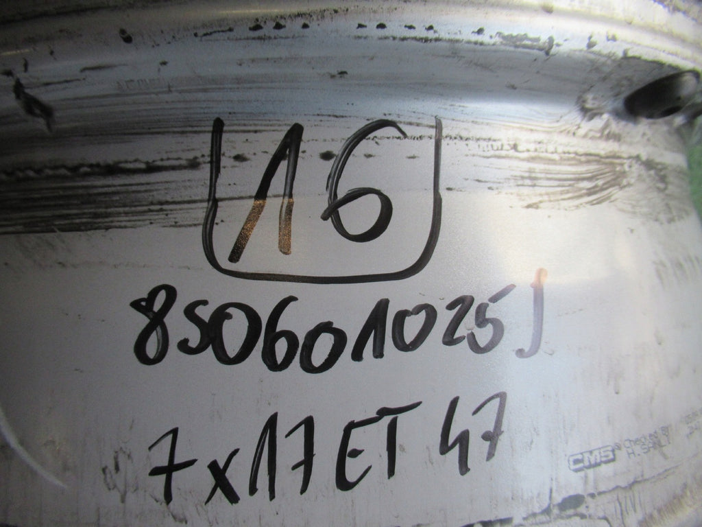 1x Alufelge 17 Zoll 7.0" 5x112 47ET 8S0601025J Audi Tt Rim Wheel