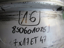 Laden Sie das Bild in den Galerie-Viewer, 1x Alufelge 17 Zoll 7.0&quot; 5x112 47ET 8S0601025J Audi Tt Rim Wheel