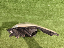 Laden Sie das Bild in den Galerie-Viewer, Frontscheinwerfer Toyota Avensis H279HR Rechts Scheinwerfer Headlight SCH1101627817hv