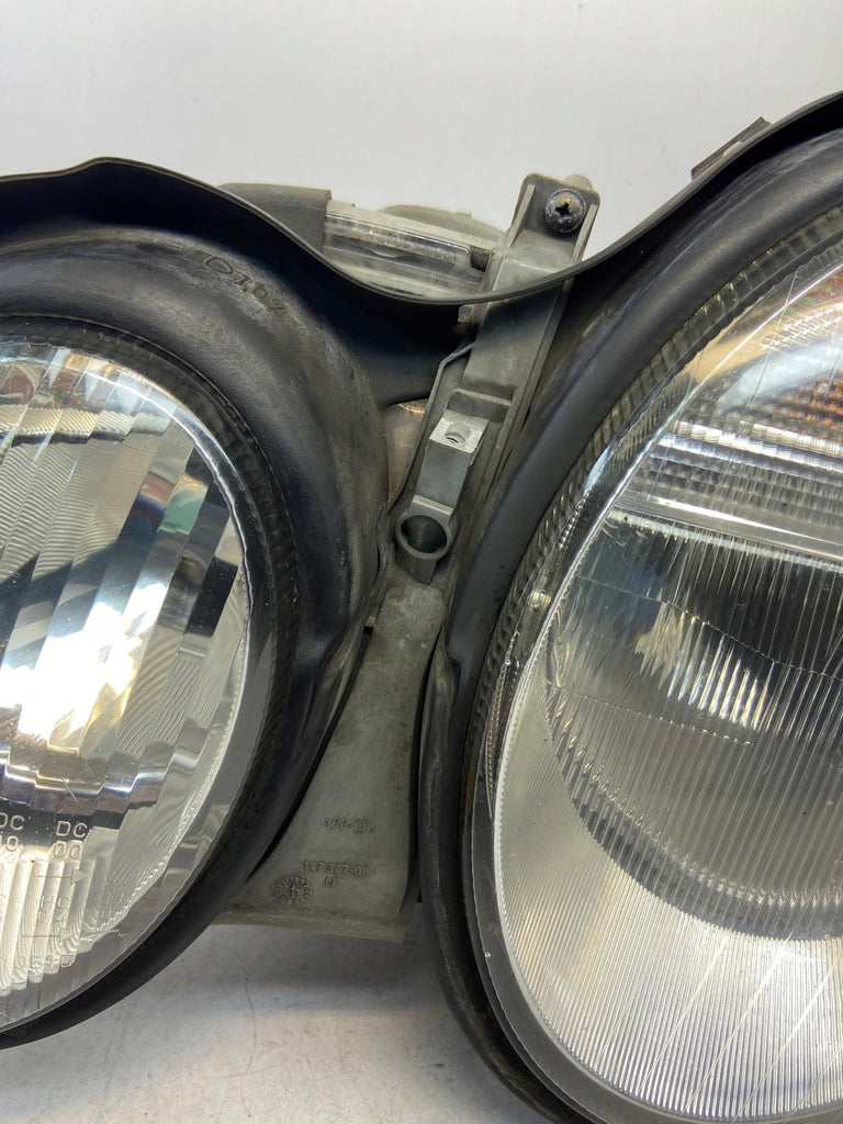 Frontscheinwerfer Mercedes-Benz Clk A2088200761 Xenon Links Headlight SCH5267024839ka